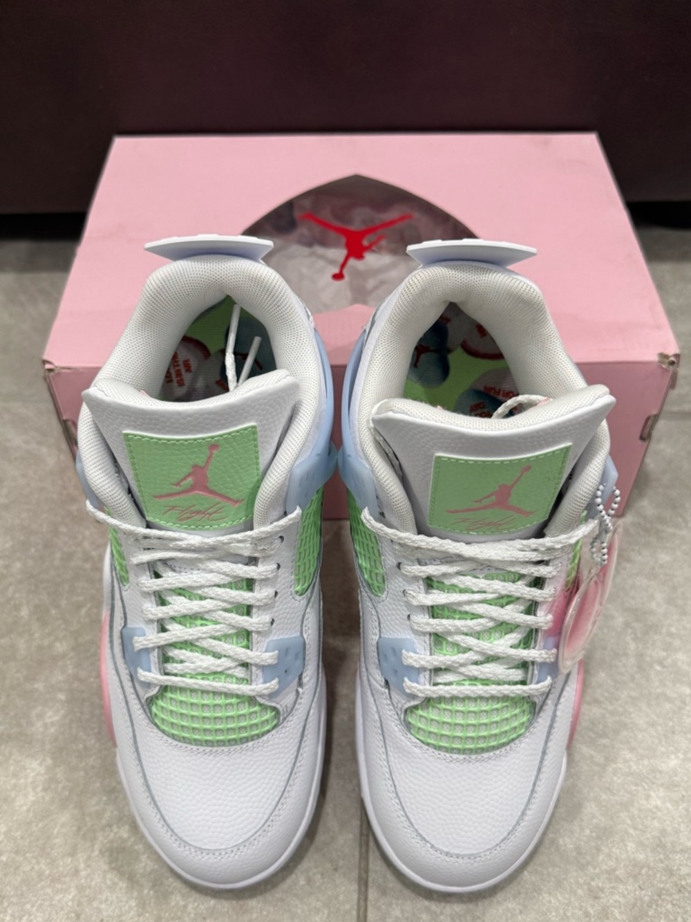 Jordan 4 Retro Valentine's Day 2026 GS Womens Sneakers IB7068-100 - Picture 6 of 9